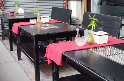 Mittakpheap Cama Y Desayuno | IDEAL POUR LES FUMEURS Chambre avec balcon. Tout peut se faire a pied