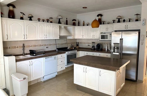 Querétaro Casa | Residencia ideal para personas de negocio. Excelente Ubicación