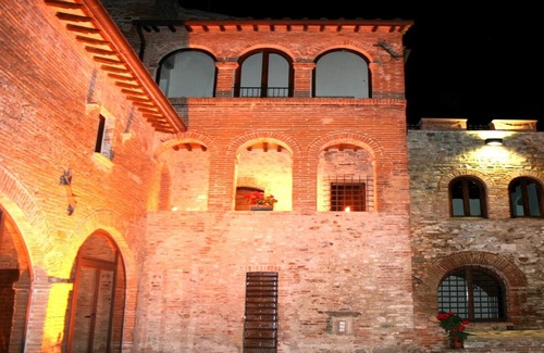 Umbertide Otro | Residencia ideal para grupos entre Umbría y Toscana con Salat Piscina privada