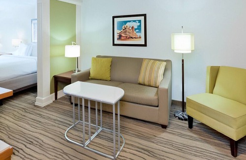 Golden Valley Casa | Ideal Room for Leisure Trips! Pool, Gym