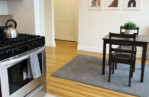 Old Irving Park Apartamento | Ideal & Spacious 1BR Apt
