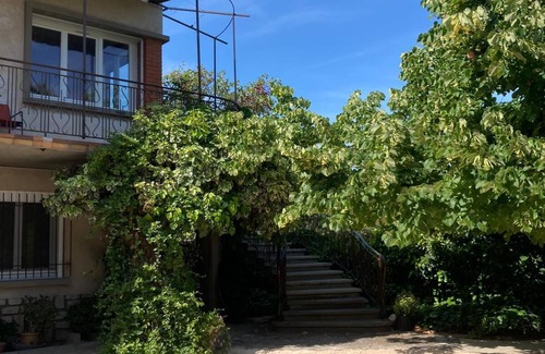 Beaucaire Casa | Ideally located, charming house completely renovated with garden of 1600 m2