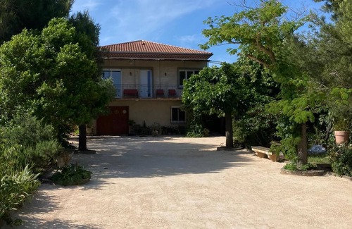 Beaucaire Casa | Ideally located, charming house completely renovated with garden of 1600 m2