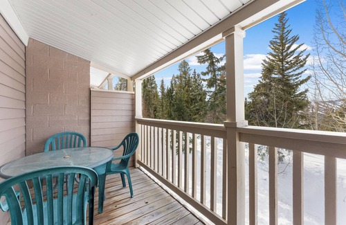 Baldy Mountain Casa | Ideally Located, Cozy Townhome w/ Mountain Views, Private Sauna & Fireplace!
