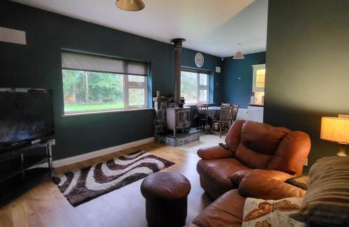 Newport Casa | Ideally located Country Cottage
