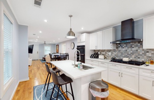 Reynoldstown Casa | Ideally located home with a large yard, bikes, board games & AC - dog-friendly