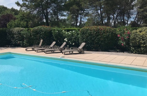Fuveau Villa | Idealmente ubicado casa de Provenza con piscina privada en 1 acre, para familia + amigos