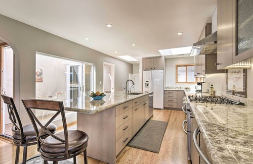 East End Casa | Ideally Located San Francisco Bay Home w/ Sunroom!
