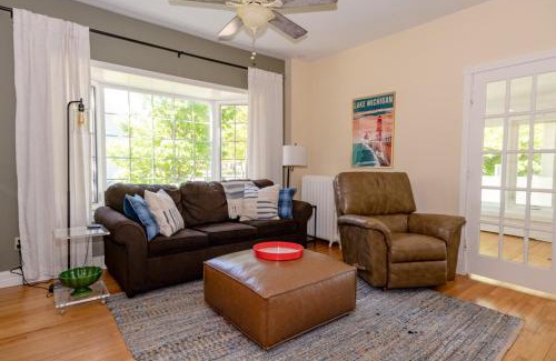 South Haven Casa | Idle Hour - Updated Home 2 blocks to South Beach and Town