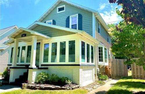 South Haven Casa | Idle Hour - Updated Home 2 blocks to South Beach and Town