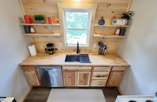 Idlewild Cabina | Idle-in-the-Wild Secluded Cabin-Wi-Fi, Hot Tub