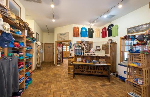 Ferguson Casa | Idles Spur