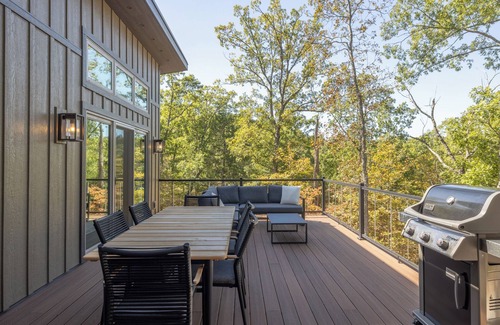 Innsbrook Cabina | Idlewood Treehouse by Innsbrook Vacations!