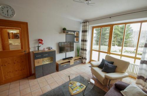 Bad Alexandersbad Apartamento | Idyll im Grünen