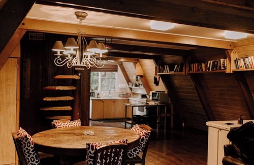 Idyllwild Cabina | ¡Como se ve en Sunset Magazine y en Neiman Marcus Holiday Book!
