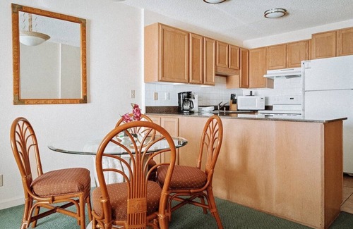 Nawiliwili Apartamento | Idyllic 2BR Condo w/ Full Kitchen w/ Relaxing Outdoor Pool | Near Nawiliwili Par