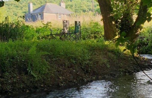 Liverton Cabaña | Idyllic 7 acre family home in secluded valley