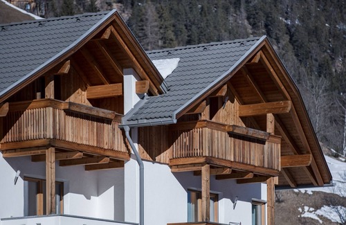 San Martino in Badia Apartamento | Idílico apartamento "Dolomiten" con balcón, jardín y Wi-Fi