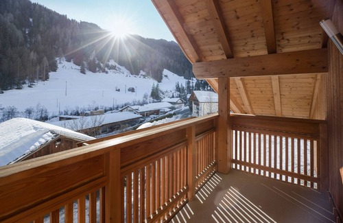 San Martino in Badia Apartamento | Idílico apartamento "Dolomiten" con balcón, jardín y Wi-Fi
