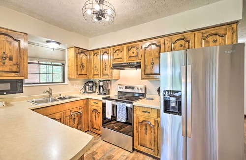 Bronston Casa | Idyllic Bronston Retreat w/ Fire Pit + View!