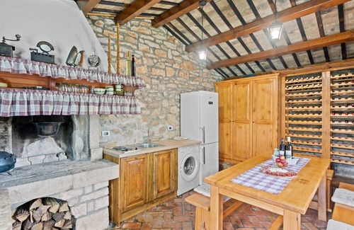 Martinski Villa | Casa Corona / Rustic Casa Corona near Labin, Istria
