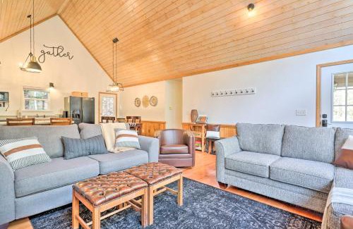 Bryson City Casa | Idyllic Creekside Bryson City Gem with Fire Pit!