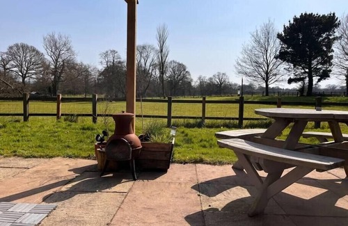 Westcott Casa | Idyllic Devon Haven: 3BR Bungalow by Moors/Beaches