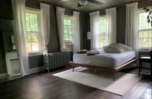 Garrison Otro | Idyllic farmhouse retreat in lower Hudson Valley, hiking trails steps away!