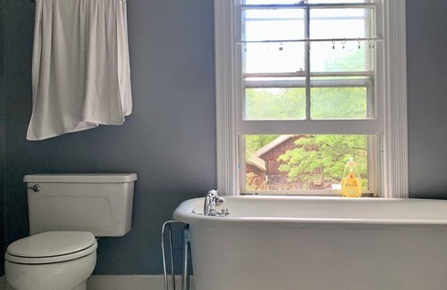 Garrison Otro | Idyllic farmhouse retreat in lower Hudson Valley, hiking trails steps away!
