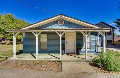Fayetteville Casa | Idyllic Fayetteville Home - Walk to UA Campus!