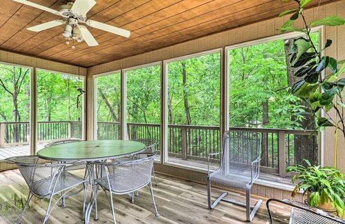Glen Carbon Casa | Idyllic Glen Carbon Home w/ Screened-In Porch