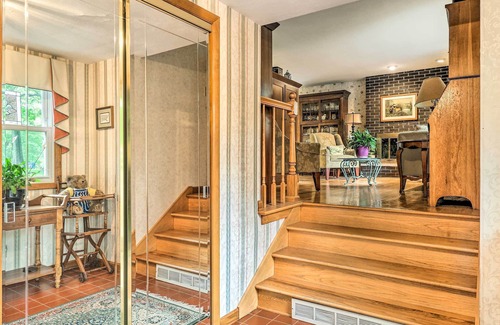 Glen Carbon Casa | Idyllic Glen Carbon Home w/ Screened-In Porch