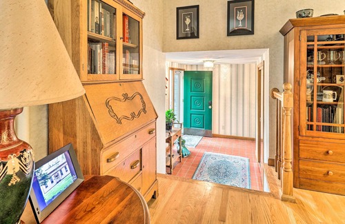 Glen Carbon Casa | Idyllic Glen Carbon Home w/ Screened-In Porch