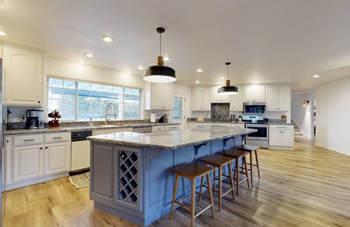 Vallecito Casa | Idyllic Gold Country Estate On Acreage, w/Private Pool & Close To Hiking Trails