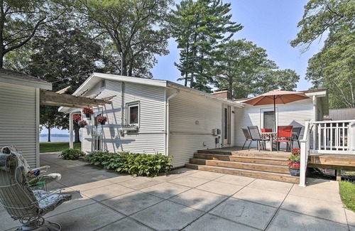 Cadillac Cabaña | Idyllic Lakefront Haven w/ Patio & Fire Pit!