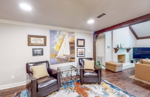 Columbus Casa | Idyllic Lakefront Home - Sprawling Deck & Dock