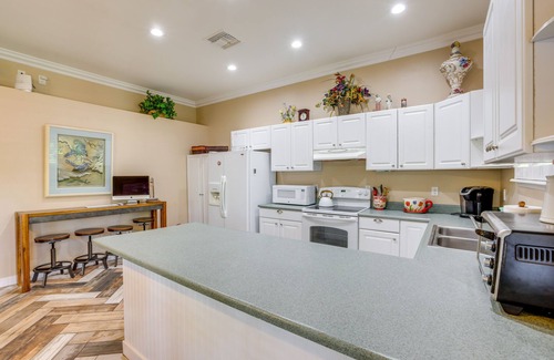 Las Vegas Cabaña | Idyllic Las Vegas Oasis w/ Outdoor Pool!