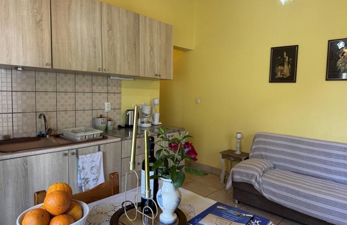 Skala Casa | Idílico en el campo y no lejos de la playa con Wifi, Holiday home Paramonas, Corfú