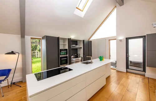 Westhill Cabina | Idyllic lodge with wood burner
