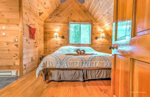 Canadensis Casa | Idyllic Log Cabin Rental with a Porch in the Poconos of Pennsylvania