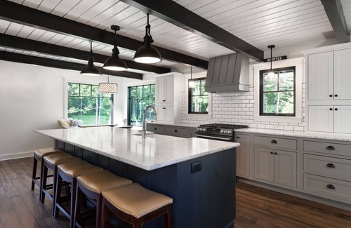 Gilford Casa | Idyllic Mountain and Lake Getaway