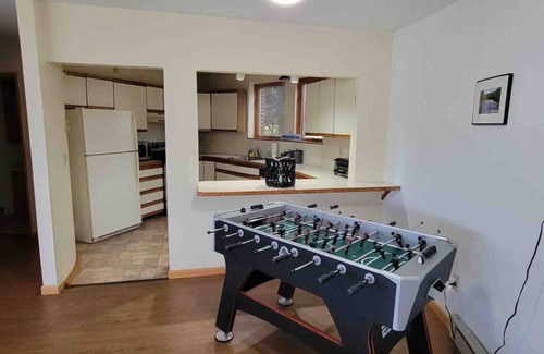 Windham Casa | Idyllic Mountain Stay Hot Tub, Wood Stove, Games