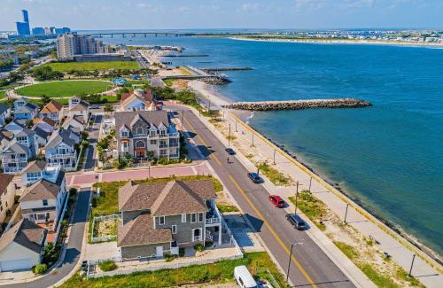 Atlantic City Casa | Idyllic Oceanfront Home on Atlantic City Boardwalk