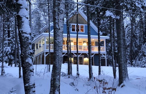 Waldoboro Cabina | Idyllic Post & Beam Cottage On Quiet Fresh Water Lake