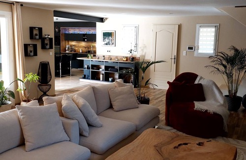 Lezan Villa | Idyllic, quiet villa
