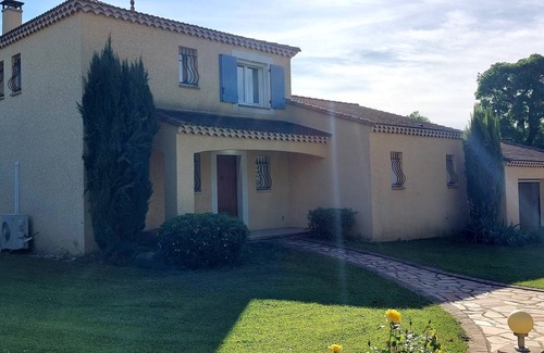 Lezan Villa | Idyllic, quiet villa