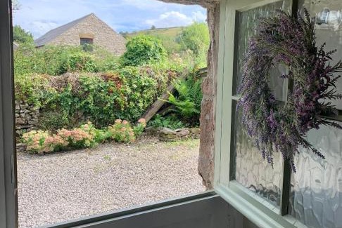 Taddington Casa | Idyllic, rustic, traditional cottage in rural village with wood burner and a great local pub