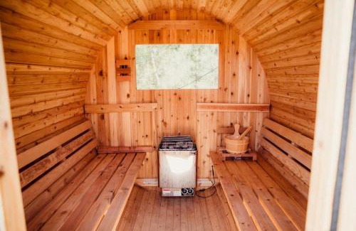 Cadiz Otro | Idyllic Safari Tent Lovely for a Romantic Escape in Kentucky
