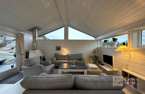 Lillesand Casa | Idyllic Sea Cottage on Justøya Island, Lillesand