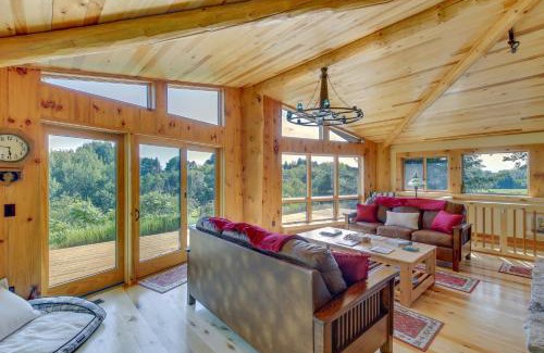 Sturgeon Bay Casa | Idyllic Sturgeon Bay Cabin with Fire Pit and View